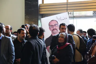 تشییع پیکر عارف لرستانی از مقابل تالار وحدت
