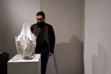 نمایشگاه مجسمه‌های کامبیز صبری در گالری خاک