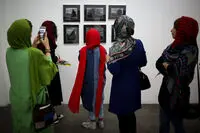 ببینید: تنهایی و ترک شدن در نقاشی‌های پگاه رجامند