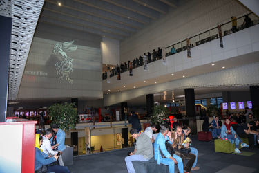 سومین روز سی و هفتمین جشنواره جهانی فیلم فجر در پردیس چارسو