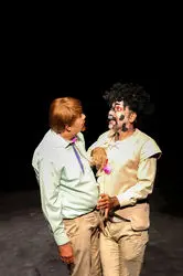 اجرای نمایش "سرزمین تهی سران" در تماشاخانه مهرگان