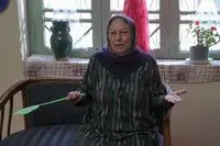 ویدئو: سانسور عجیب موهای ثریا قاسمی در صدا و سیما