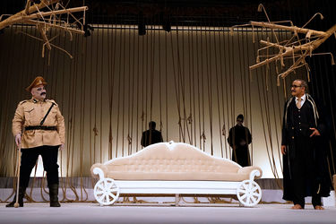 نمایش "کابوس حضرت اشرف" در سالن استاد ناظرزاده کرمانی