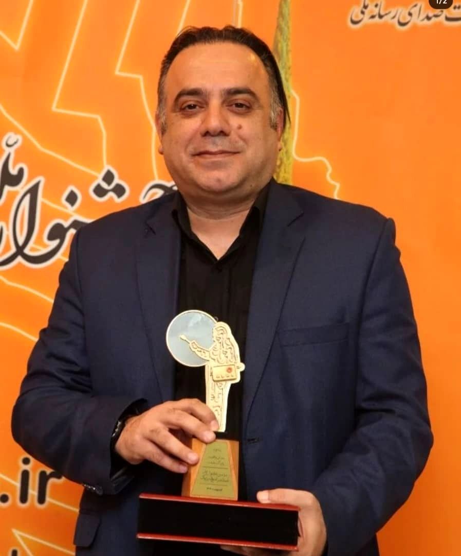 ویدئو: حسن عبدالهاشم‌پور برنده جایزه جشنواره ملی مستند رادیویی پژواک شد