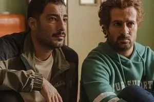 ببینید: نوید محمدزاده و احمد مهرانفر حاجی فیروز شدند