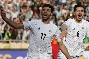 مجوز ورود زنان به ورزشگاه آزادی صادر شد / فروش 24 هزار بلیت سینما برای دیدن فوتبال 