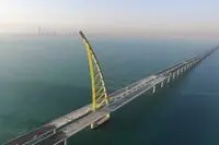 طولانی ترین پل جهان آماده راه‌اندازی / عکس