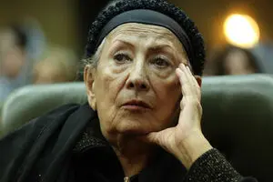 پری صابری نمی‌تواند تئاتر کار کند