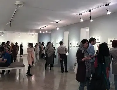  در میان منتخب چهارمین سالانه تبادل چاپ دستی در گالری لاله قدم بزنید