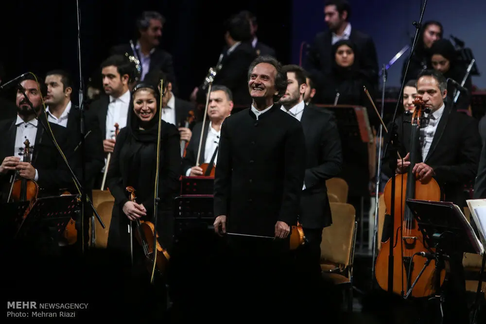 Tehran’s Symphony Orchestra performs in Vahdat Hall