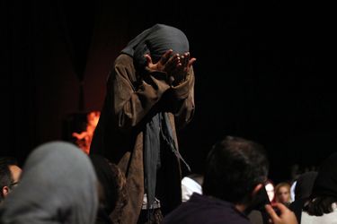 نمایش "یک دقیقه و سیزده ثانیه" در پردیس شهرزاد